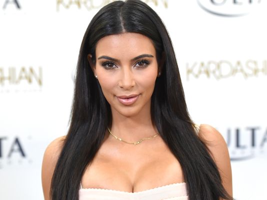 Sok Kim Kardashian Bez Obrva Pogledajte Kako Izgleda Mogu Ja To Sama Svaki Zenski Trik Na Samo Jedan Klik