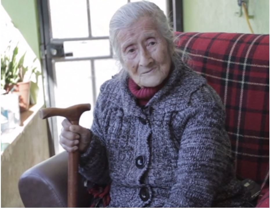 Забеременеть в 60. Чилийская бабушка. Беременные в 60 лет фото.