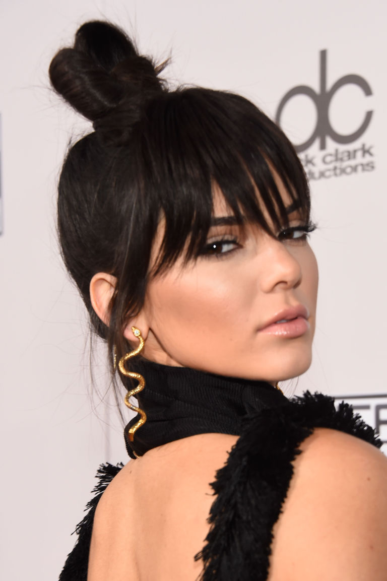 Kendall ISKOPIRALA najnoviji izgled Kylie Jenner Mogu Ja To Sama